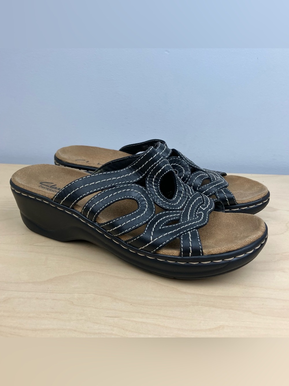 Clarks Bendables Women’s Size 8.0 M Lexi Black Leather Wedge Slide Sandals